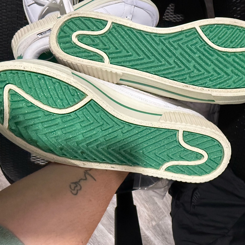 Nike White Sneakers with Cream Sole and Green Stripe - Picture 4 of 4